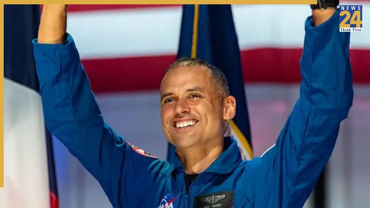 कौन हैं भारतीय मूल के अनिल मेनन? जो NASA के ISS मिशन के लिए भरने वाले हैं उड़ान