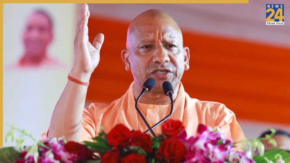 यूपी के संभल में गरजे सीएम योगी, समाजवादी पार्टी और कांग्रेस पर किया तीखा प्रहार