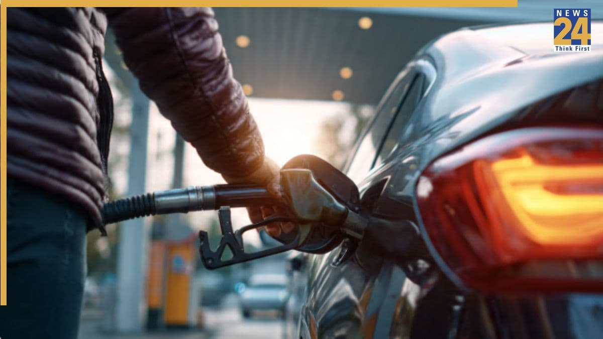 Petrol Diesel Price Today 16 July: दिल्ली-NCR से लेकर यूपी-बिहार तक... देखें आज 16 जुलाई को आपके शहर में कितना सस्ता या महंगा हुआ पेट्रोल-डीजल!