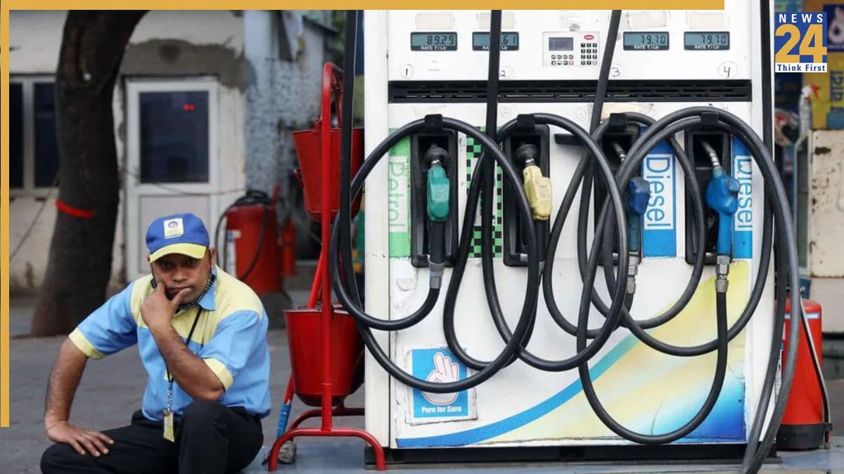 Petrol Diesel Rate 11 July: सुबह-सुबह जारी हुए पेट्रोल-डीजल के नए दाम, अपनी गाड़ी की टंकी फुल कराने से पहले चेक करें लेटेस्ट रेट लिस्ट!