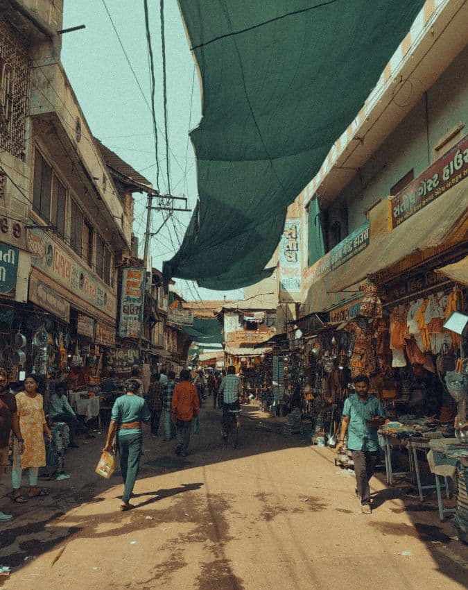 लोकेशन को भी चेक करें