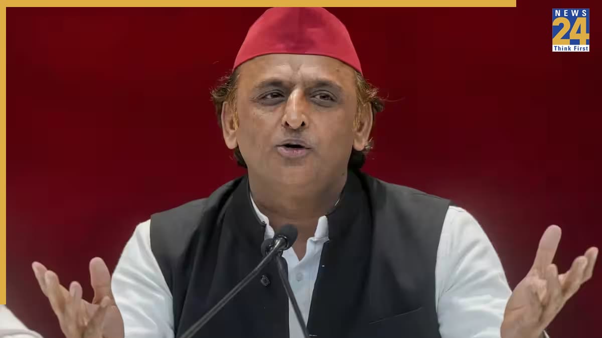 'महिलाओं को 40 हजार, हफ्ते में 2 छुट्टी…', UP चुनाव से पहले अखिलेश यादव ने लगाई वादों की झड़ी, किए 10 बड़े ऐलान