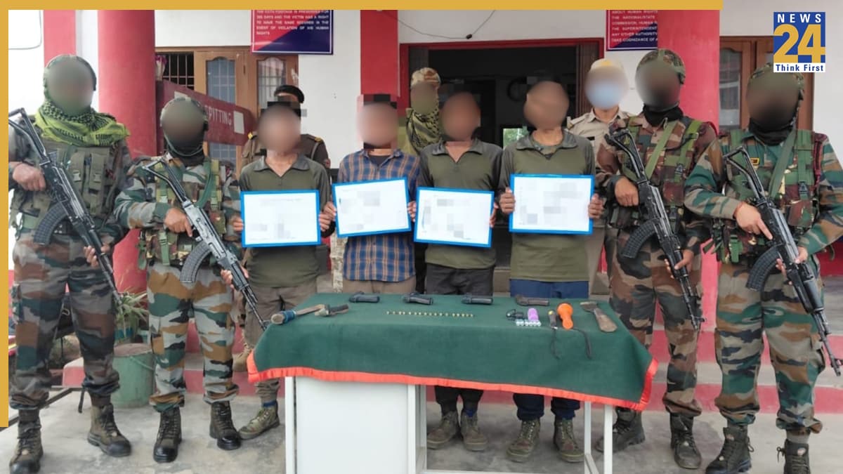 अरुणाचल प्रदेश में उग्रवाद खत्म करने की दिशा में बड़ी कामयाबी, 4 कट्टर उल्फा आई कैडरों ने किया आत्मसमर्पण