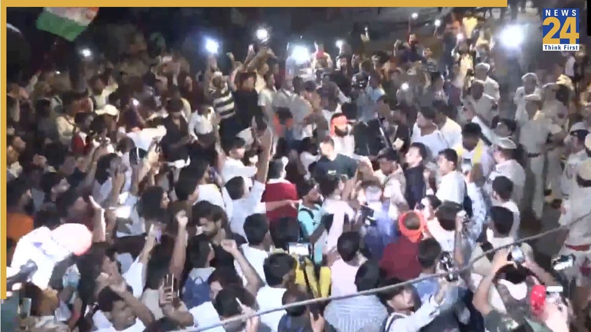 'आर्थिक आधार पर मिले आरक्षण…', जंतर-मंतर पर जुटे जनरल कोटा के लोग, UGC के नए नियमों के खिलाफ भी हल्ला बोल