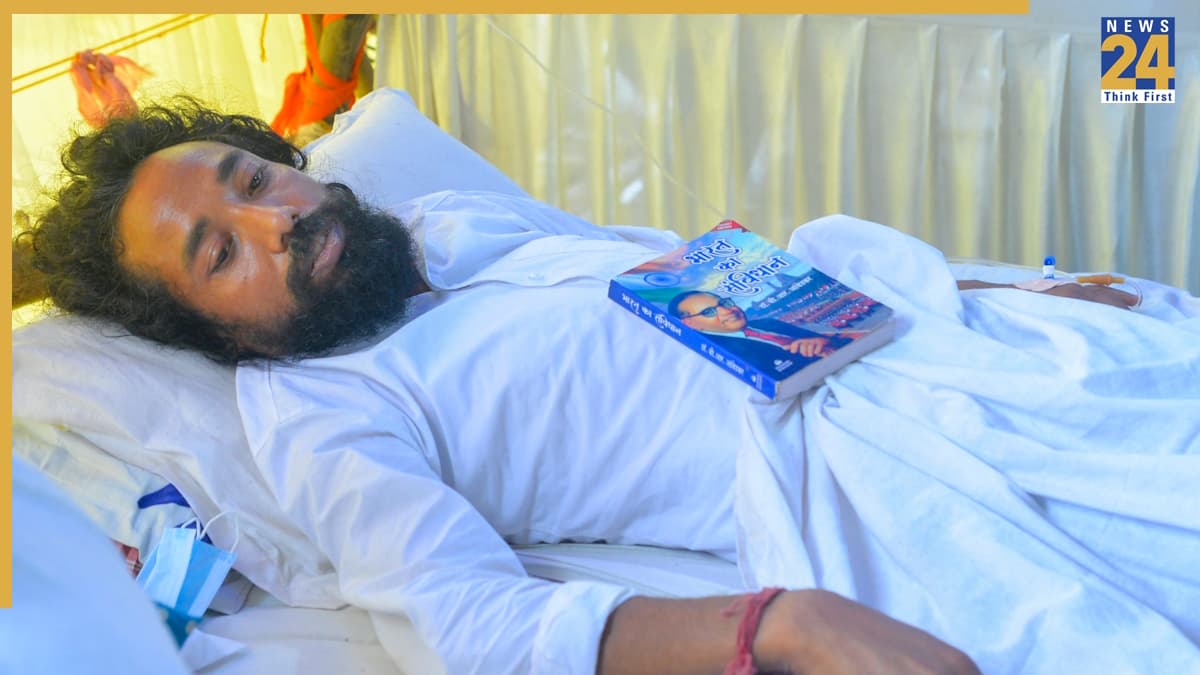 झारखंड के छात्रों की मांग कब होगी पूरी? अनशन पर बैठे छात्र नेता की तबीयत बिगड़ी, आज फिर होगी वार्ता