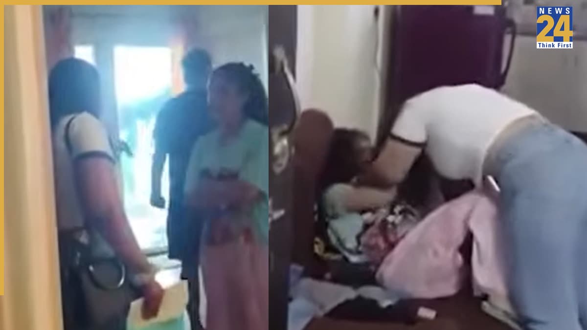 Video: ग्रेटर नोएडा में एक युवक के लिए भिड़ीं 2 लड़कियां, कपड़े फाड़े और बाल नोचे, देखें दोनों में कैसे हुई मारपीट?