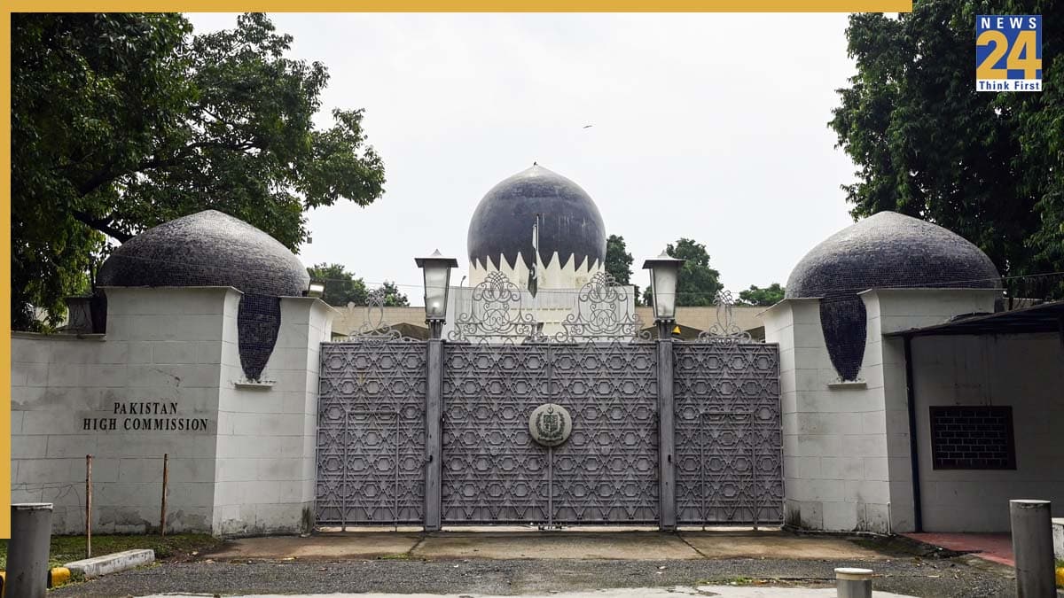 चाणक्यपुरी में जिस जमीन पर बना है पाकिस्तानी हाई कमीशन, उस पर किसका अधिकार? जानिए भारत में एंबेसी से जुड़े नियम