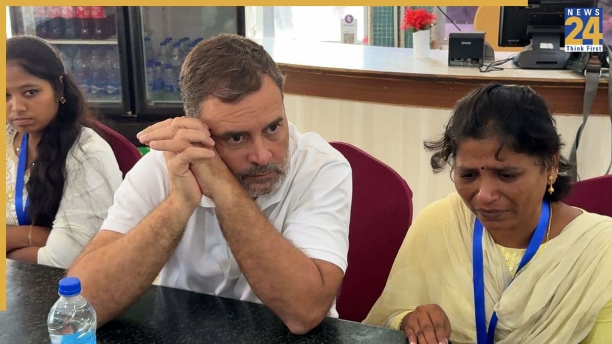'छात्रों से माफी मांगें पीएम मोदी', खुदकुशी करने वाले नीट एस्पिरेंट्स के परिवार से मिलकर बोले राहुल गांधी