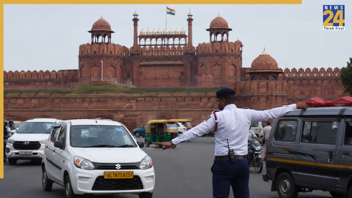 स्वतंत्रता दिवस ट्रैफिक एडवाइजरी: फुल ड्रेस रिहर्सल को लेकर आज इन सड़कों पर वाहनों की एंट्री बैन, कब खुलेगा यातायात?