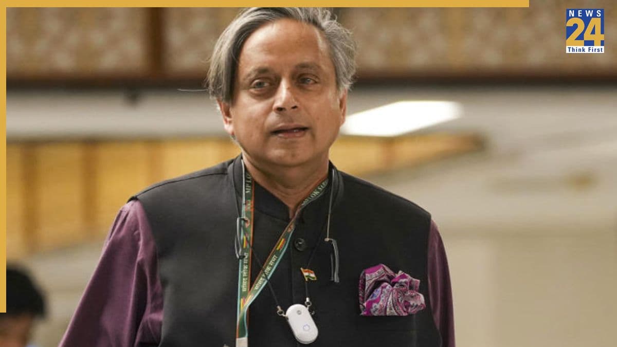 बाढ़ के वक्त नेपाल में ही थे शशि थरूर, बताया कैसा था मंजर; भारत सरकार की तारीफ की