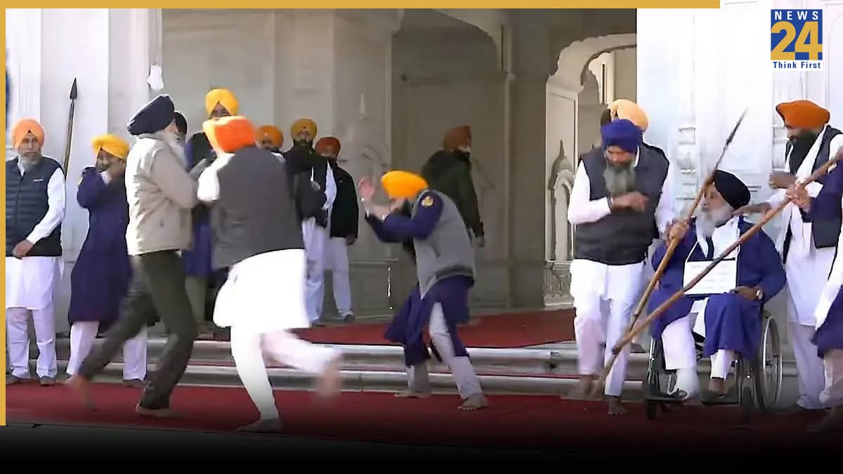 सुखबीर सिंह बादल पर दो साल पहले भी चली थी गोली, गोल्डन टैंपल में सेवादार की वर्दी में थे अकाली दल प्रमुख