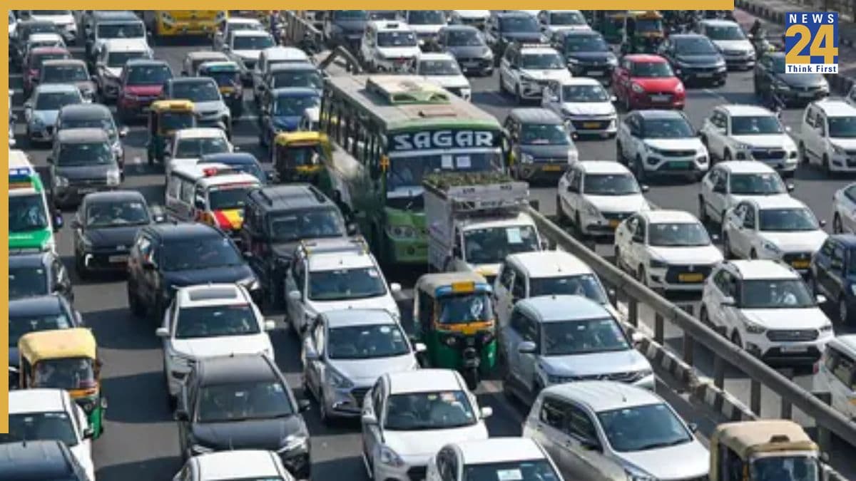 Delhi Traffic Alert: 13 अगस्त को लाल किले के आसपास सुबह 4 से 10 बजे तक कई सड़कें बंद, जानें डायवर्जन रूट