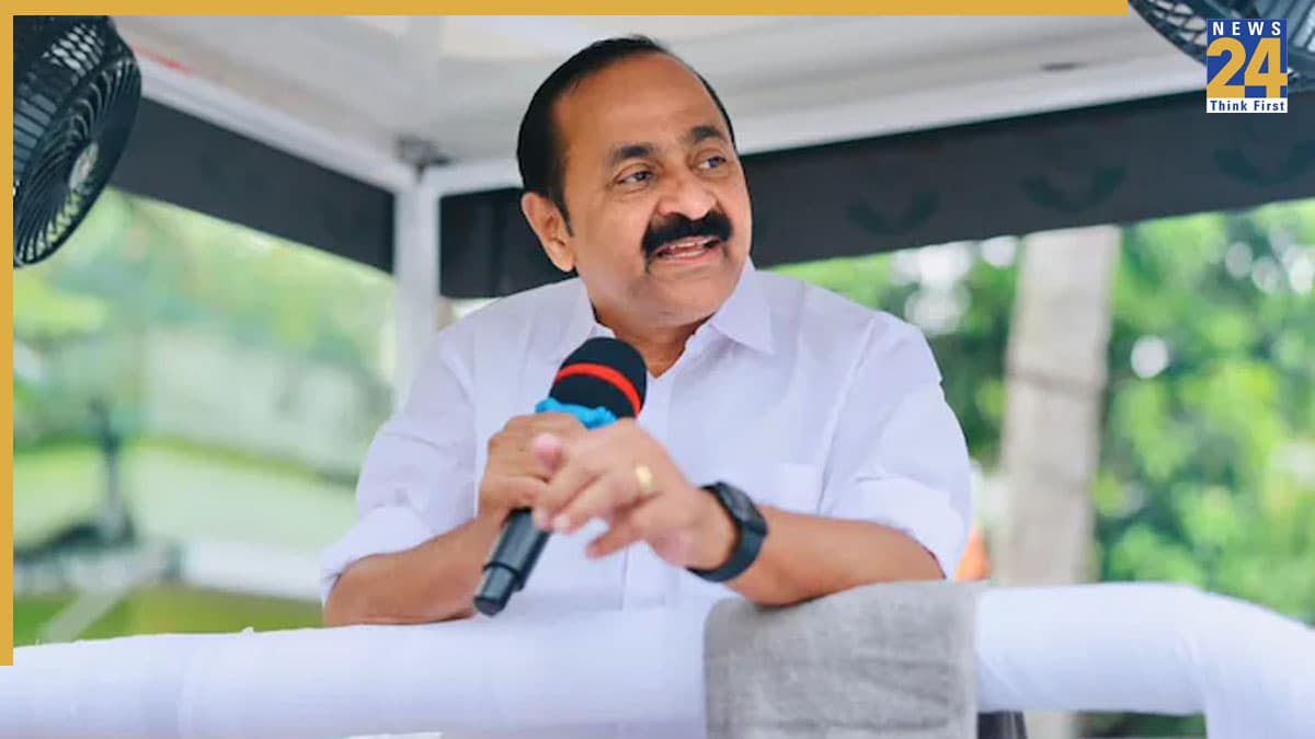 केरलम के मुख्यमंत्री का काफिला रोकने के आरोप में कांग्रेस नेता गिरफ्तार, पार्टी से किया बाहर