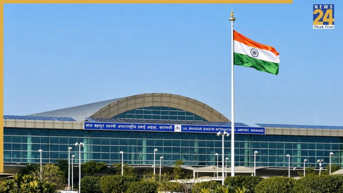वाराणसी एयरपोर्ट पर चेकिंग के दौरान चली गोली, 2 कर्मचारी गंभीर घायल, अस्पताल में कराए गए भर्ती
