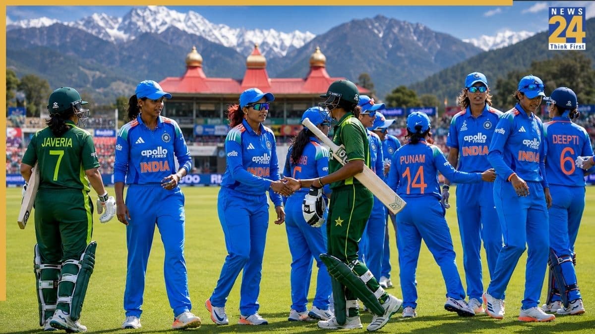 वुमेंस एशिया कप में भारत-पाकिस्तान के खिलाड़ियों के बीच जारी रहेगा 'नो हैंडशेक'? हरमनप्रीत कौर के जवाब ने चौंकाया