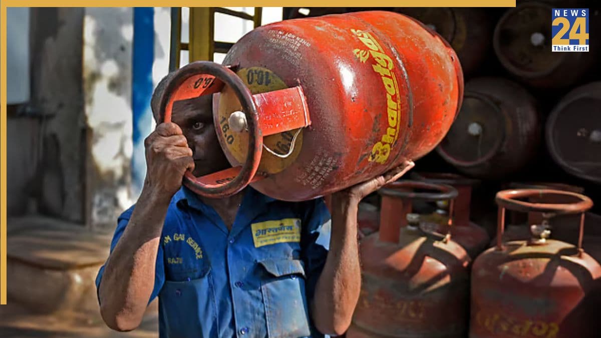 How Many LPG Cylinders Can You Keep at Home: जानिए घर में कितने गैस सिलेंडर रखने का है नियम