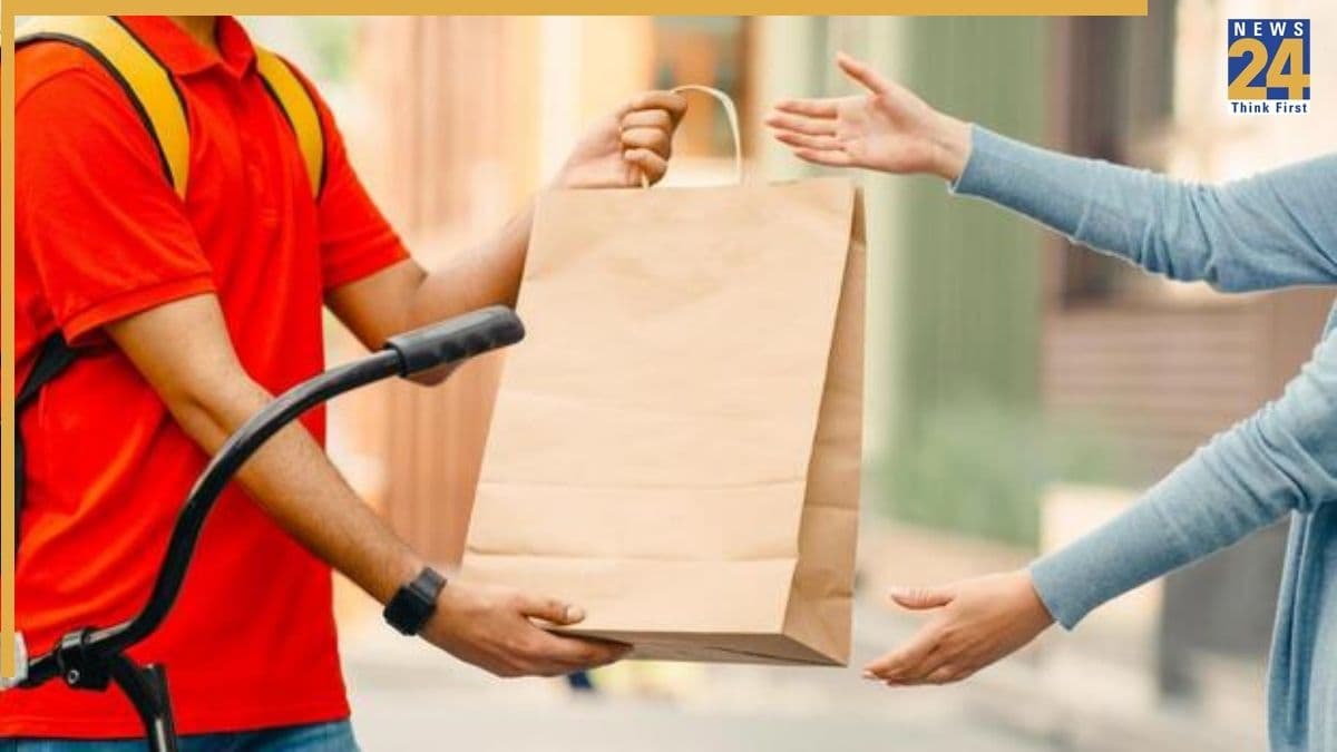 Online Shopping Rules: 1 सितंबर से महंगी हो सकती है ऑनलाइन शॉपिंग! लॉजिस्टिक्स कंपनी दिल्लीवरी ने बढ़ाए डिलीवरी चार्ज