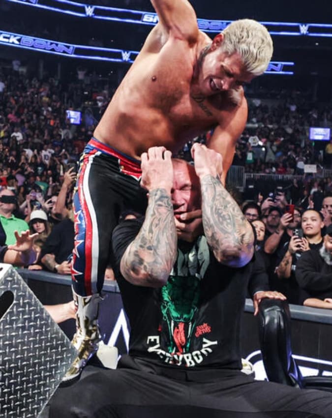 SmackDown में मचा घमासान