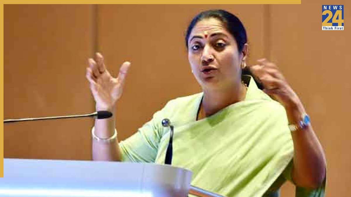 सुरक्षा के लिए सिर्फ महिलाओं को ही जिम्मेदार क्यों ठहराया जाए? CM रेखा गुप्ता ने लड़कों की परवरिश पर उठाया सवाल