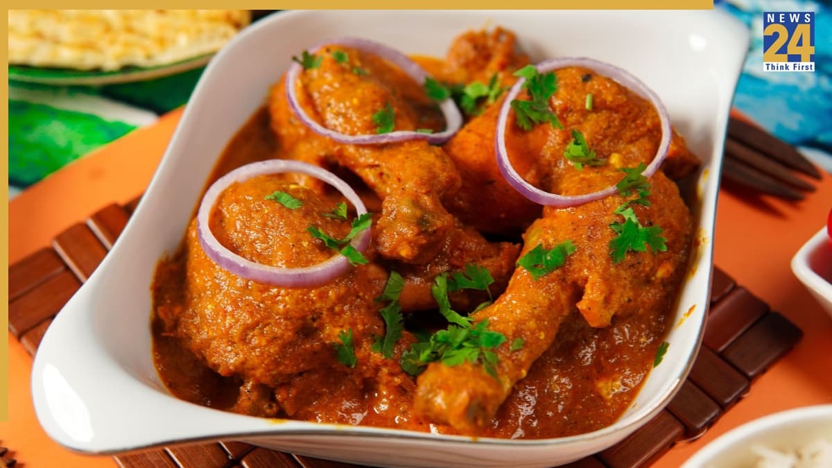 Chicken Korma Recipe: घर पर बनाएं होटल से भी लजीज चिकन कोरमा, स्वाद ऐसा कि उंगलियां चाटते रह जाएंगे