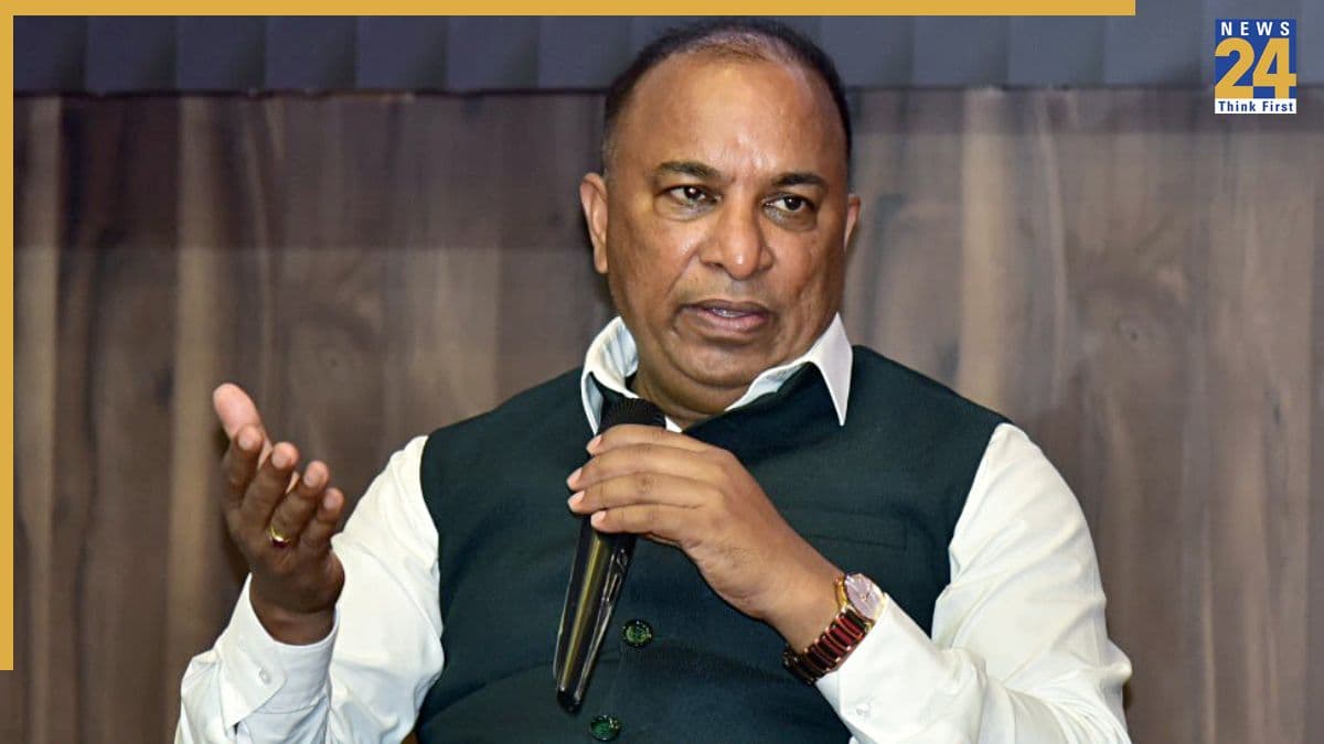 भारत कब आएगी एशिया कप की दोनों ट्रॉफी? BCCI सचिव देवजीत सैकिया ने दिया बड़ा बयान