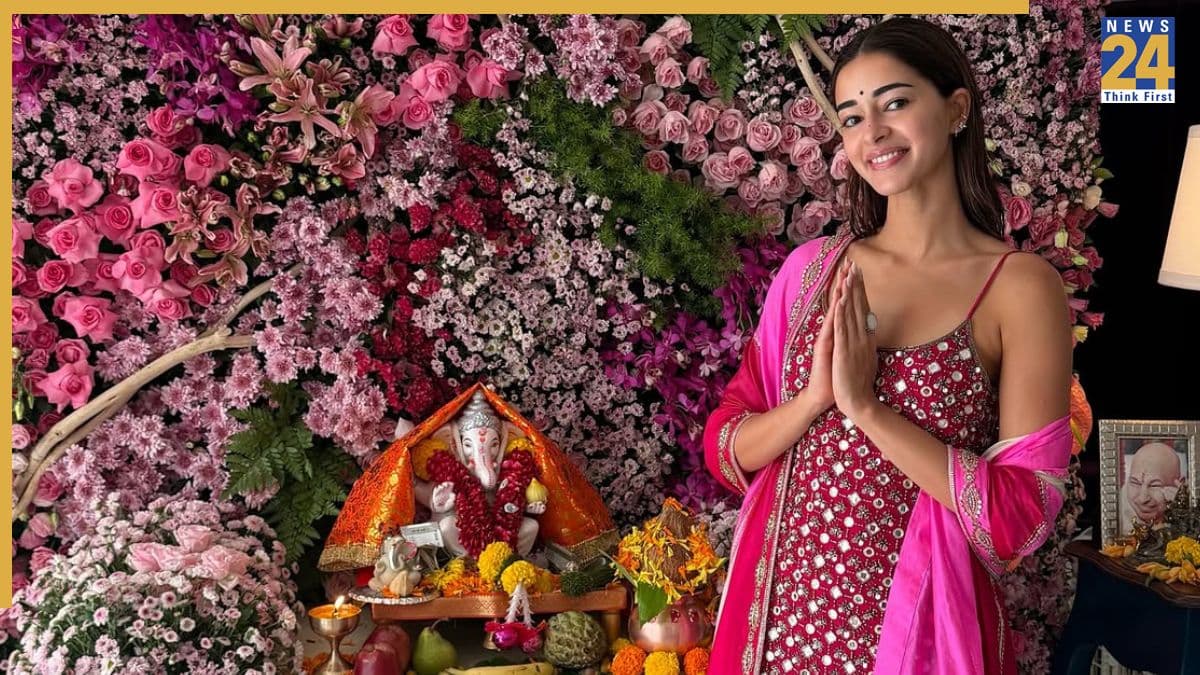 गणपति पंडाल जा रही हैं दर्शन करने तो सेलेब्स के इन लुक्स से ले सकती हैं इंस्पिरेशन, खुद को ऐसे करें स्टाइल