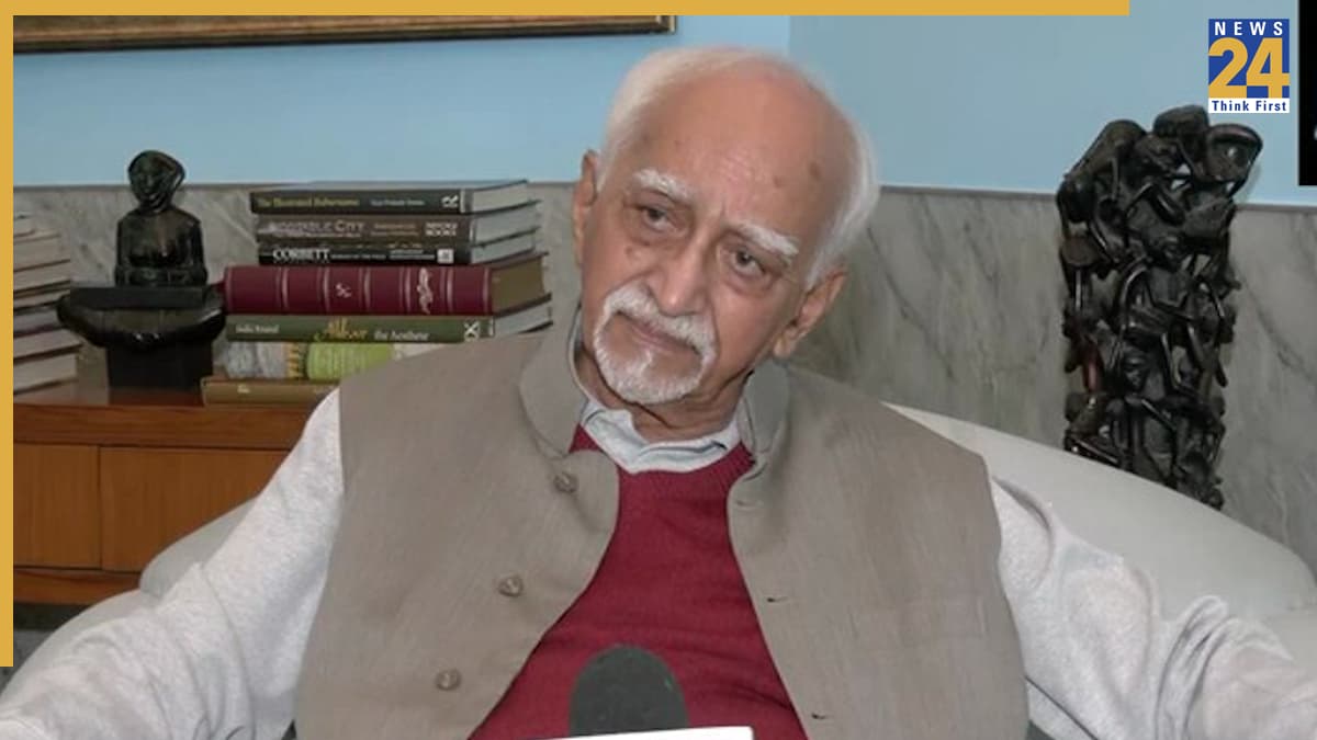 'तुरंत पद्म श्री सम्मान वापस लें', हामिद अंसारी से नाराज हिंदू सेना की मांग