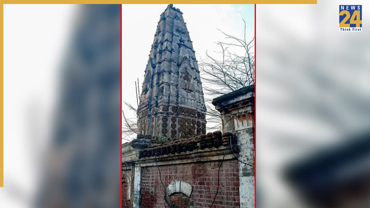 पाकिस्तान में गिराया गया 100 साल पुराना हिंदू मंदिर, सरकार ने बारिश पर फोड़ा ठीकरा