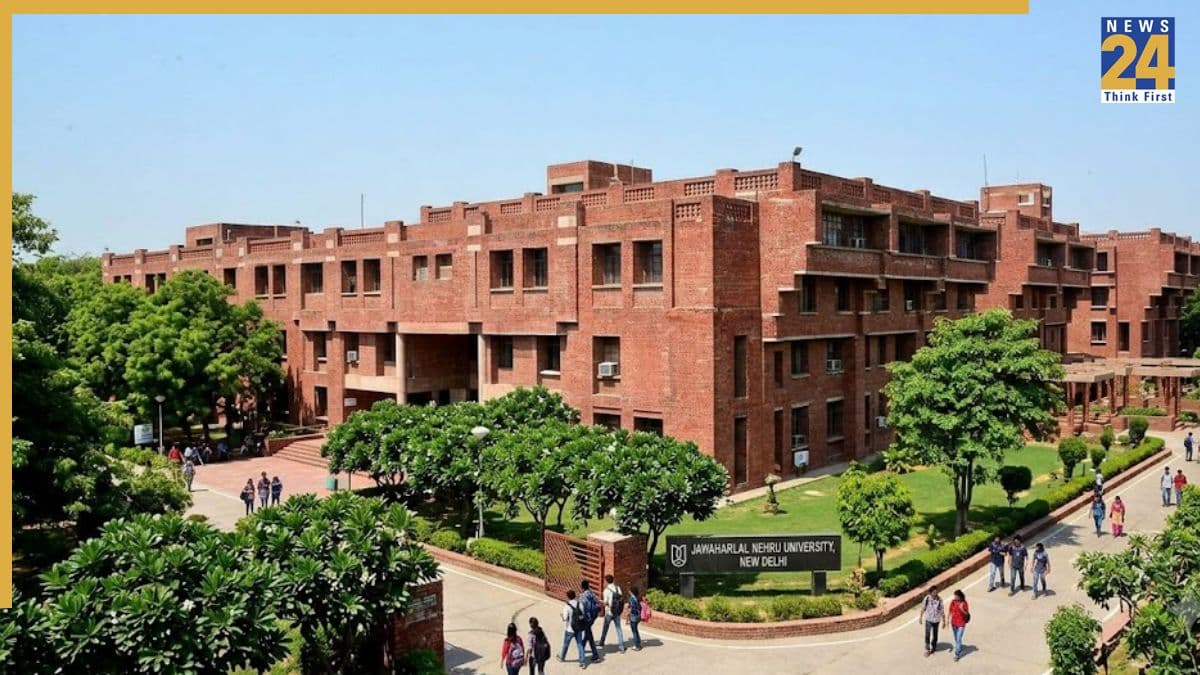 दिल्ली के जवाहरलाल नेहरू यूनिवर्सिटी में यौन उत्पीड़न का मामला, 10 छात्राओं ने प्रोफेसर पर लगाए गंभीर आरोप