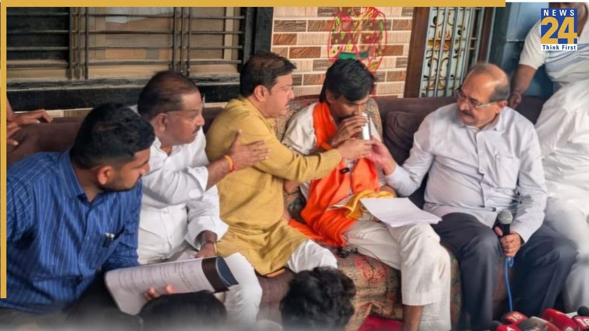 मनोज जरांगे ने खत्म किया 20 दिन बाद उपवास, मराठा आरक्षण की मांग पर सरकार को दिए 90 दिन