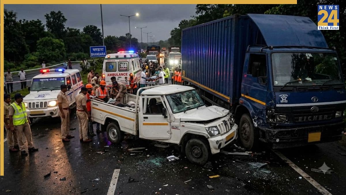 महाराष्ट्र के भंडारा में बड़ा सड़क हादसा, ट्रक से टकराई पिकअप; 8 की मौत 3 जख्मी