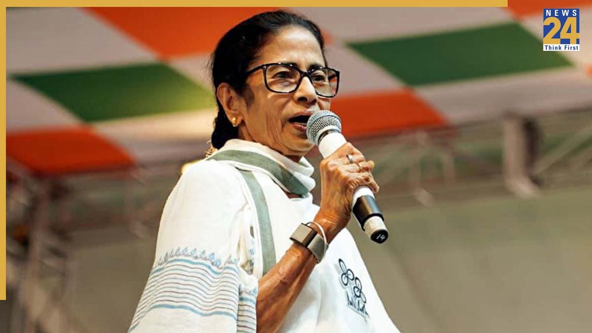 ज्ञानेश कुमार को घेरने के लिए ममता बनर्जी के साथ आए 'दुश्मन', जल्द होगी रणनीति पर बैठक