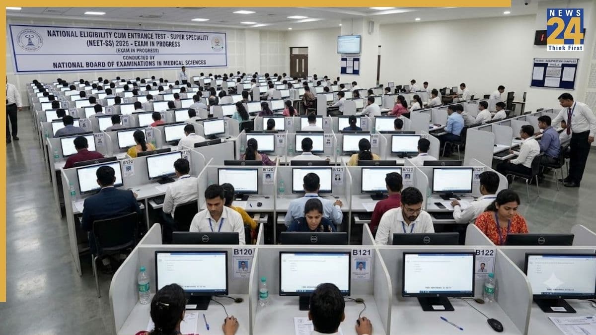 केंद्र सरकार NEET-SS की पर्सेंटाइल 50 से घटाकर 30 करने को तैयार, सुपर स्पेशियलिटी सीटों को भरने की कोशिश