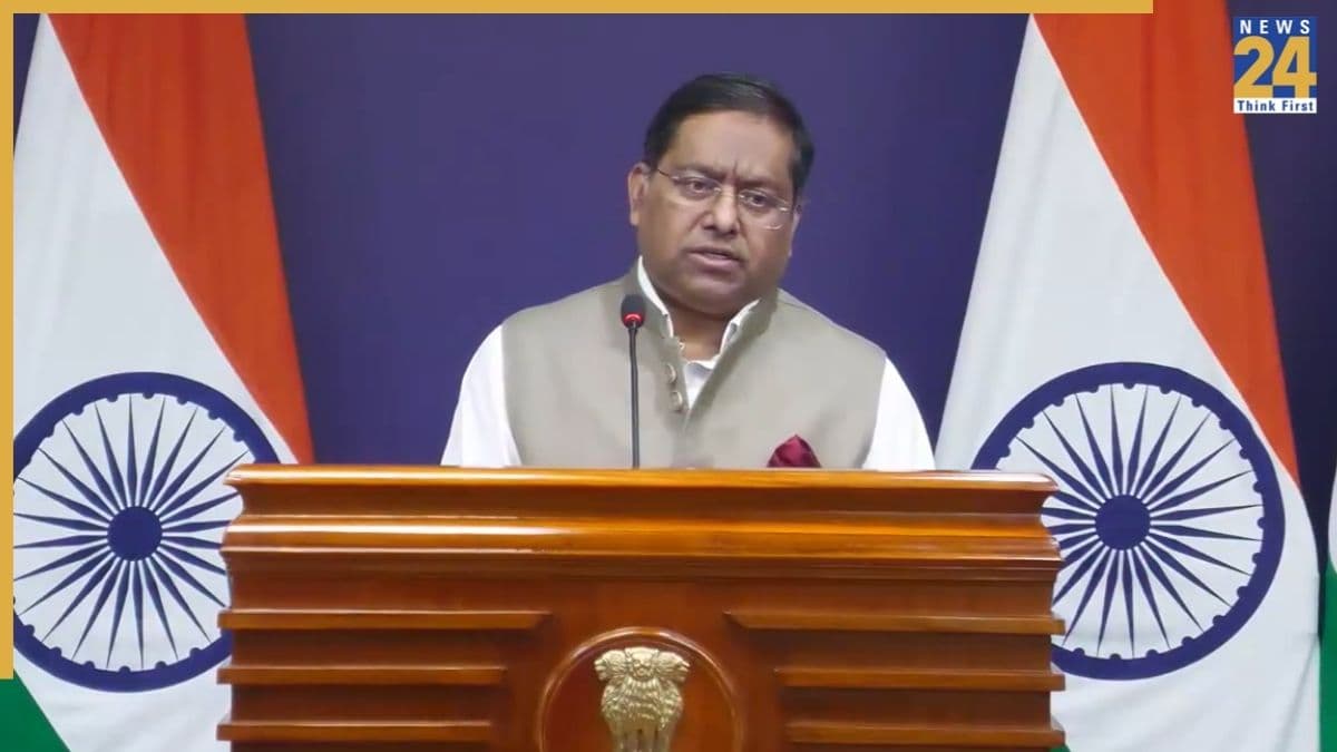 पाकिस्तान के आरोपों पर भारत ने दिया करारा जवाब, नौसेना टकराव की बात को किया पूरी तरह खारिज