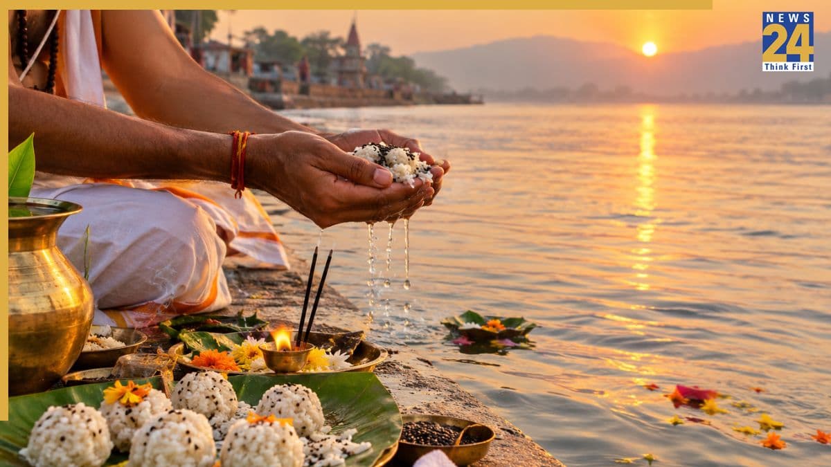 Pitru Paksha 2026: कितनी पीढ़ियों के पूर्वज माने जाते हैं पितृ? पितरों का तर्पण करने पहले जरूर जान लें ये बात