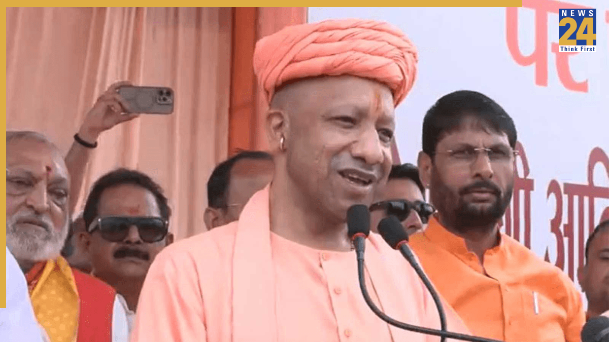 मथुरा में मुख्यमंत्री योगी आदित्यनाथ का बड़ा संदेश, बोले- आस्था और देश की एकता से खिलवाड़ करने वालों का होगा अंत