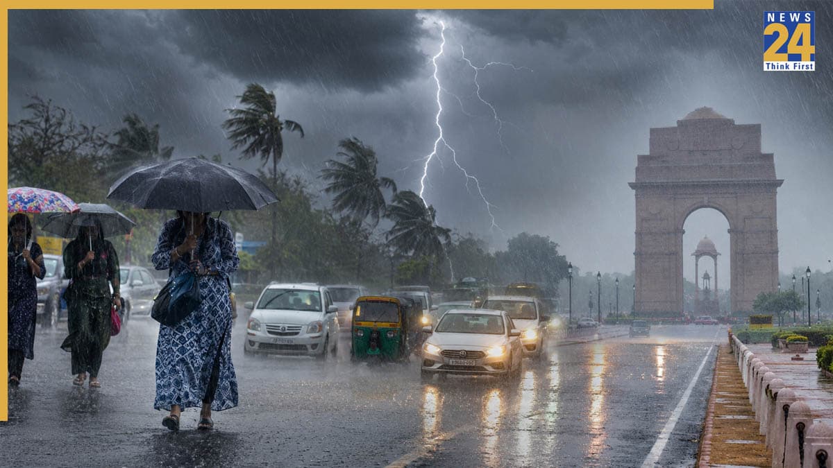 17 राज्यों में अगले 8 घंटे में भारी बारिश की चेतावनी, जानें दिल्ली-NCR में कैसा रहेगा मौसम?