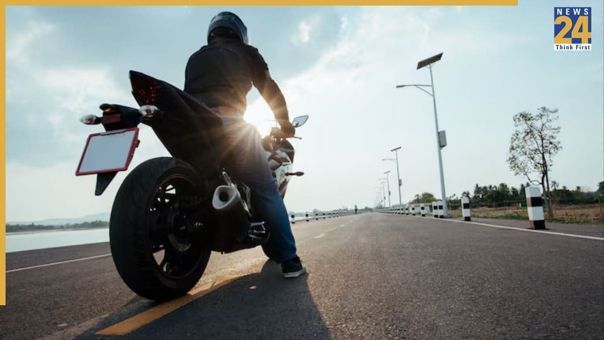 बाइक कितने किलोमीटर चलाने के बाद करानी चाहिए सर्विस? 3,000 या 5,000 KM के बाद, यहां जानें सही जवाब
