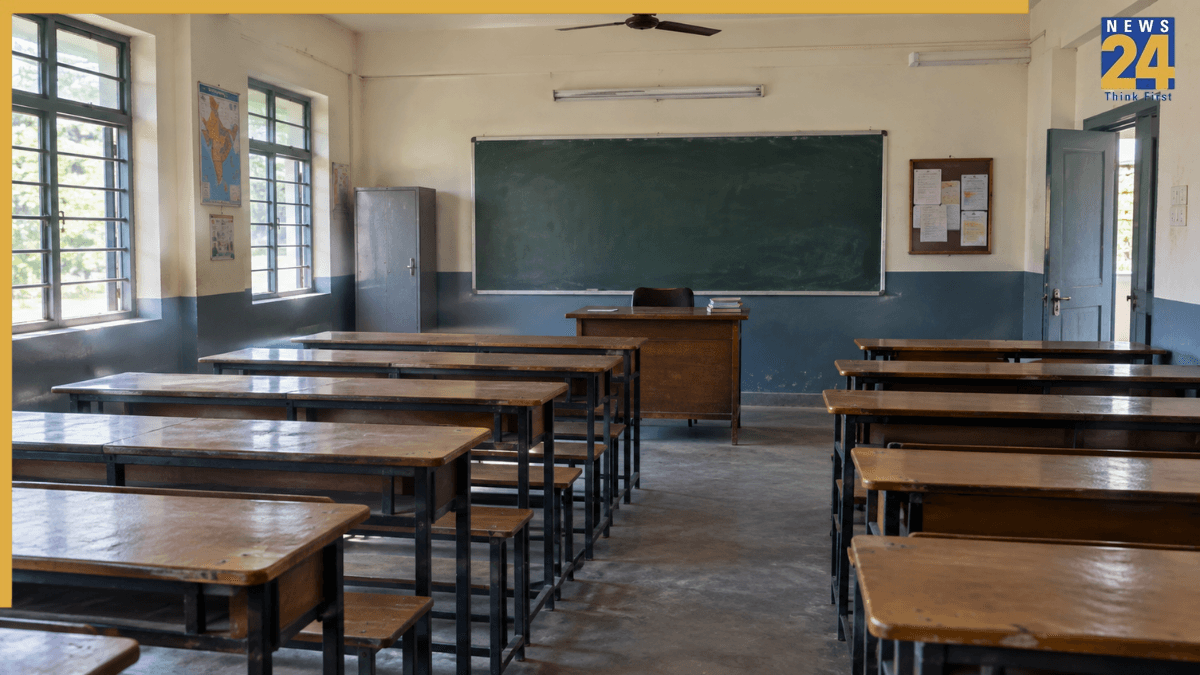 16 साल के छात्र को टीचर ने मारा मुक्का, आंख में जम गया खून का थक्का; फिर धमकी भी दी