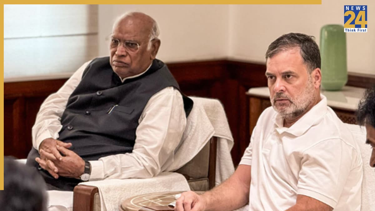 SIR विवाद पर कांग्रेस का बड़ा ऐलान, PM मोदी के इस्तीफे से लेकर वोटर लिस्ट में नाम बहाल करने तक रखीं ये मांगें