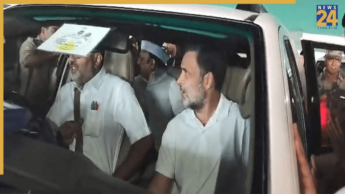 रायबरेली में दिशा की बैठक में राहुल गांधी ने दिखाईं खराब सड़कों की तस्वीरें, अधिकारियों से मांगा जवाब