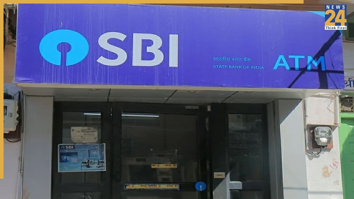 SBI Free ATM Transactions: बैंक हड़ताल के दौरान SBI ने माफ किए ATM चार्जेस, 28 से 30 सितंबर तक निकालें फ्री कैश