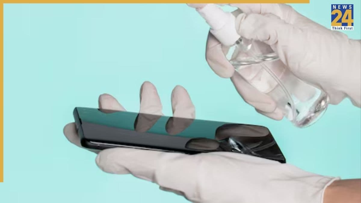 smartphone cleaning tips