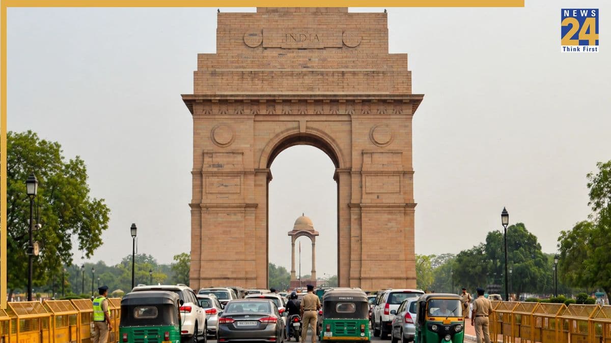 Delhi Traffic Alert: पहले से बुक हैं टिकटें, तो कैसे पहुंच पाएंगे एयरपोर्ट और रेलवे स्टेशन? BRICS समिट के चलते बंद हैं कई रूट