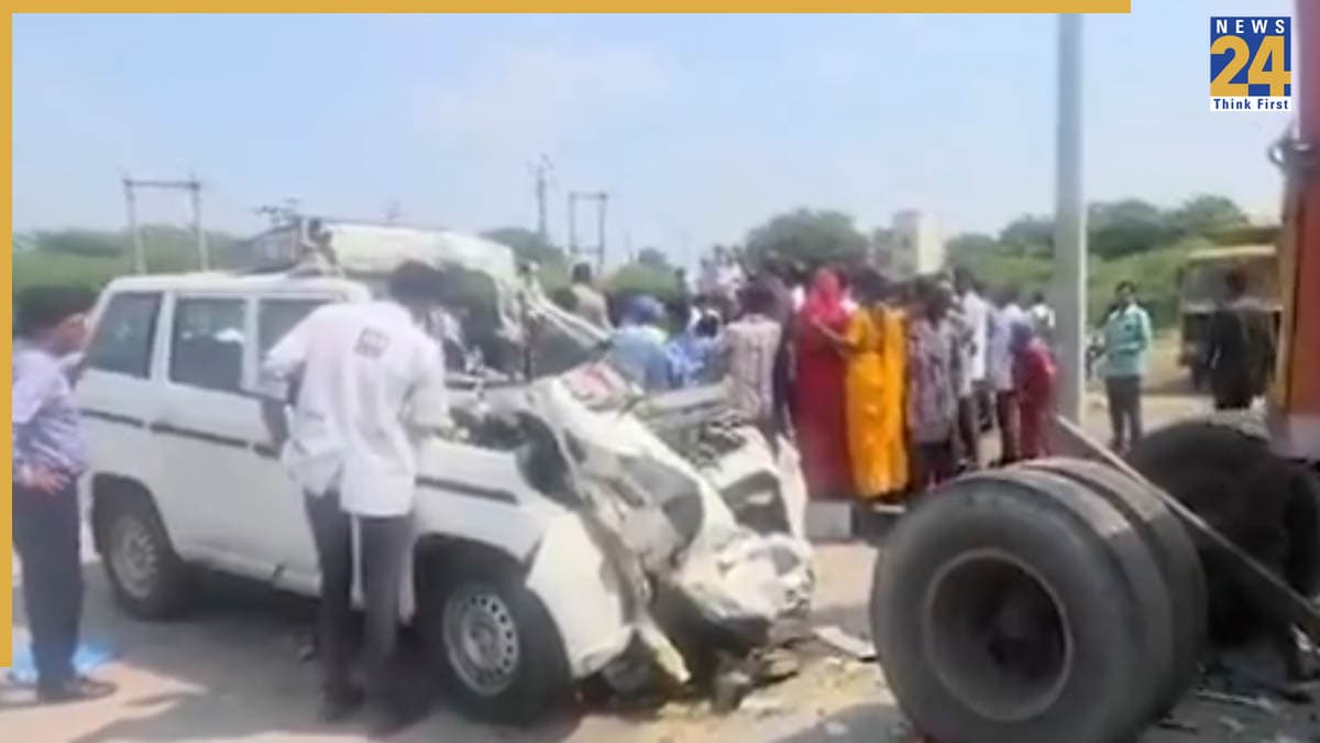 गुजरात के भावनगर में बड़ा सड़क हादसा, ट्रेलर में घुसी तेज रफ्तार बोलेरो कार, अलंग शिपयार्ड के 6 कर्मचारियों की मौत