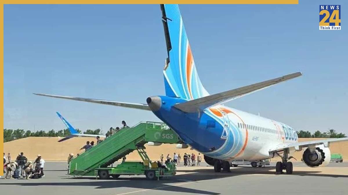 FlyDubai विमान में पायलट के हाथ में कहां से आया चाकू? जानें 'इन फ्लाइट' हथियारों की पूरी सच्चाई