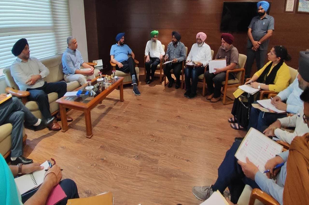 Punjab: कृषि अफसरों का धरना खत्म, मिला जायज मांगों को मानने का आश्वासन
