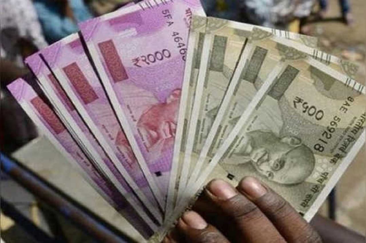 Senior Citizen Super Pension Plan: वरिष्ठ नागरिकों के लिए सरकार लाई नई योजना! हर महीने मिलेगी 18500 रुपये पेंशन