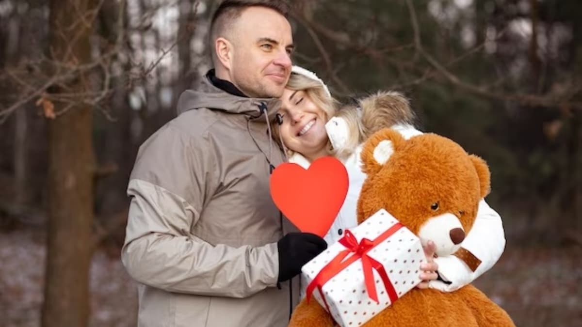 Happy Teddy Day: अपने साथी को प्यारा सा टेडी गिफ्ट देकर इस खास अंदाज में करें प्यार का इजहार