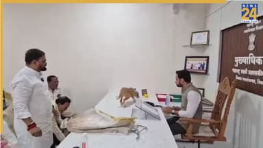 बोरों में भरकर लाए आवारा कुत्ते, अफसर की मेज पर छोड़े… नासिक में अनोखा प्रदर्शन; VIDEO वायरल